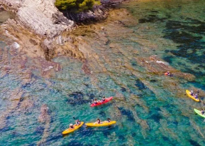 Mit Garten- Wenige Minuten Vom Entfernt By Interhome